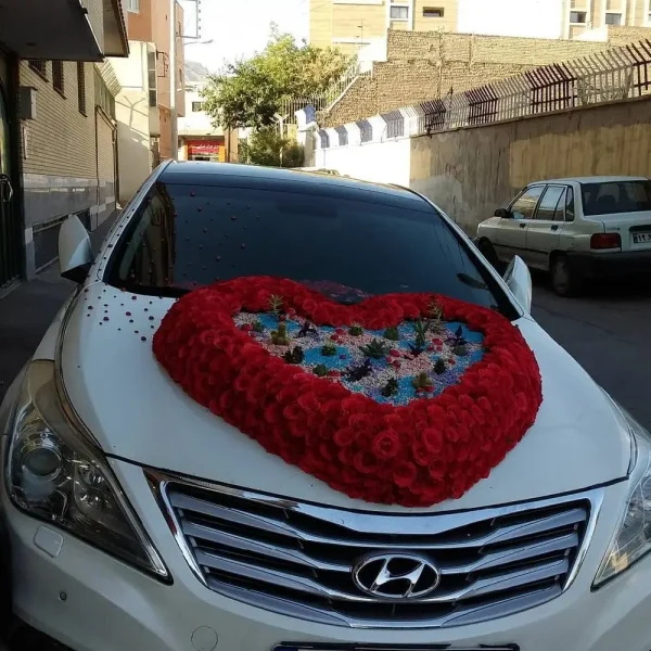 گل‌آرایی ماشین عروس با طراحی خاص
